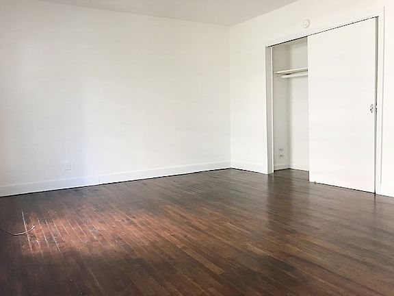 3rd image of 200 W 21st St APT 3C