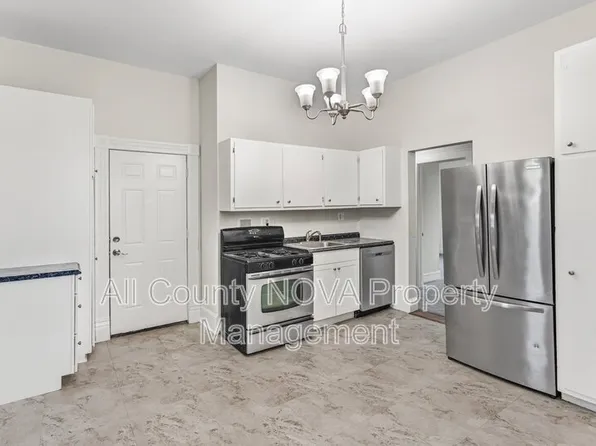 8753 Signal Hill Rd, Manassas, VA