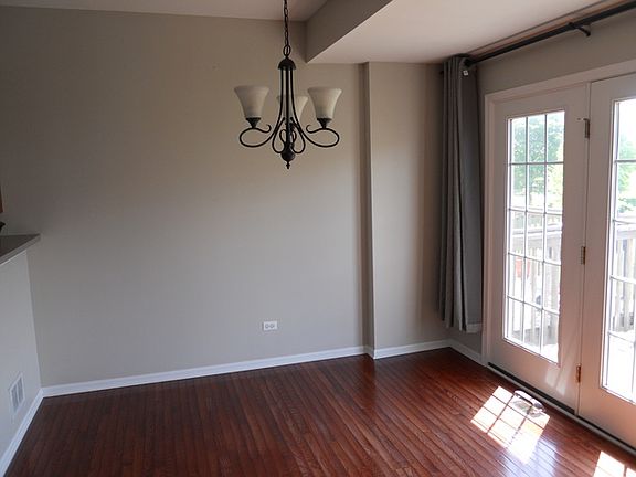 4th image of 1260 Bradley Cir #5-4