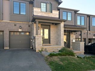 33 Hollywood Ct, Cambridge, ON N1R 0C7