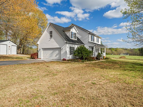 2nd image of 24 Country Side Dr