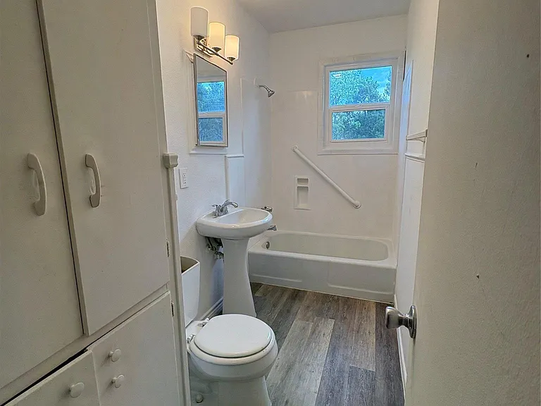 1505 Oreilly Ct #C — Photo 36