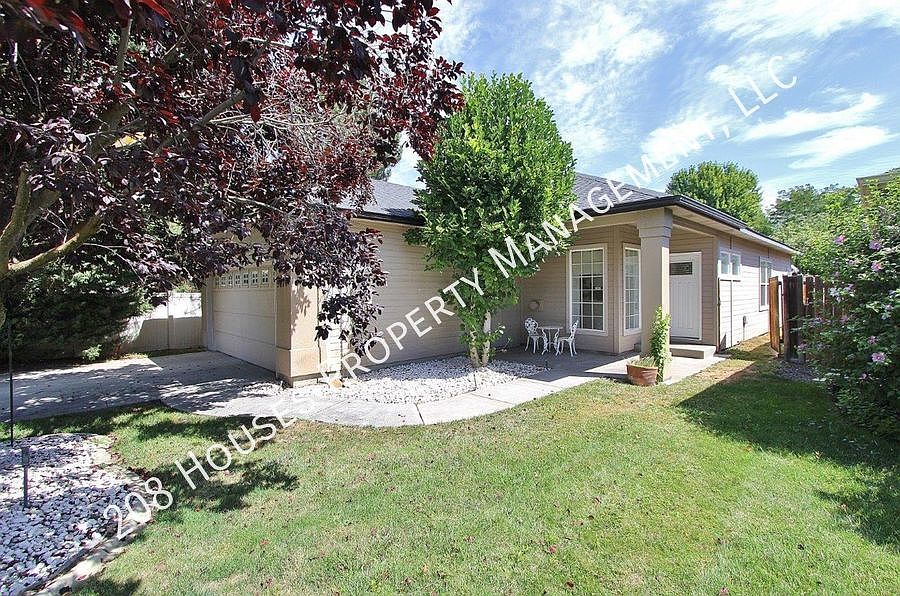 1st image of 9874 W Sleepy Hollow Ln