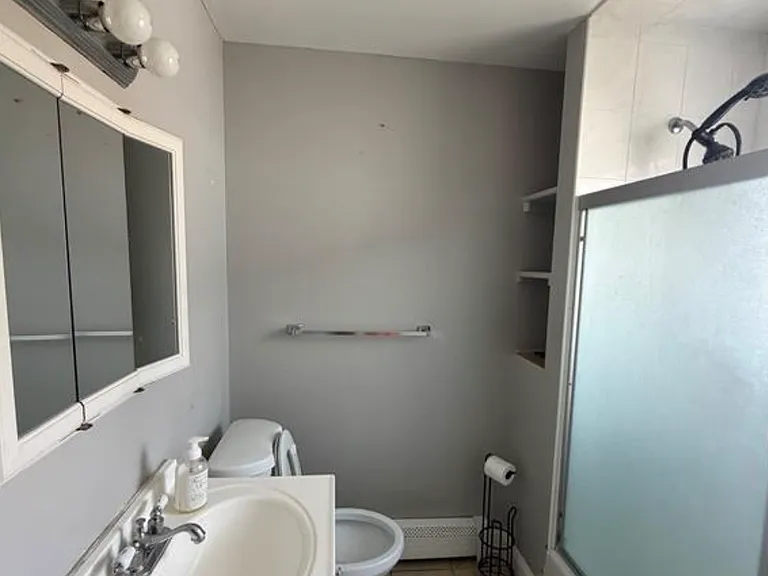 196 Devon St #1 — Photo 7