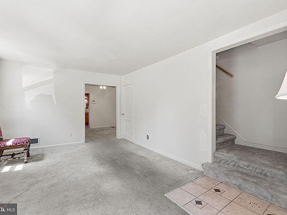 5th image of 1710 N Cliff St