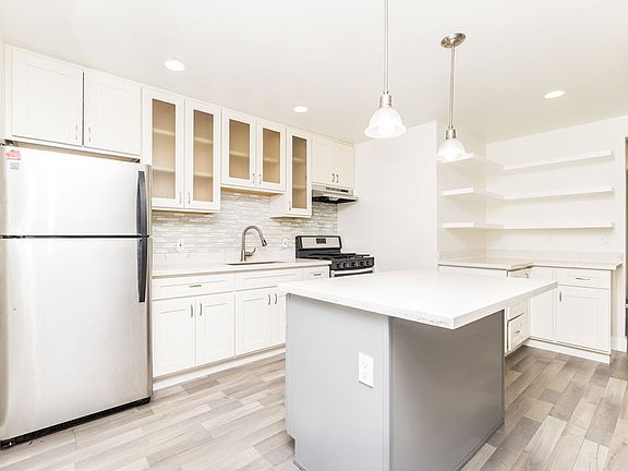 4th image of 1804 Santa Clara Ave APT E