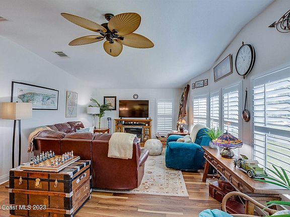 3rd image of 602 Marlin Cir