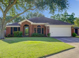 121 Barbetta Ct, League City, TX 77573