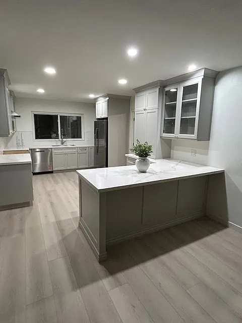 4 bed, 1974 sqft, $5,300 — Photo 4