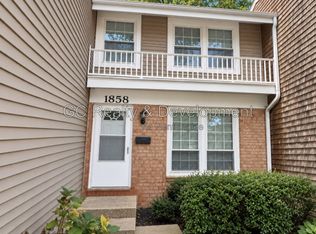 1858 Wellington Pl, Hoffman Estates, IL 60169