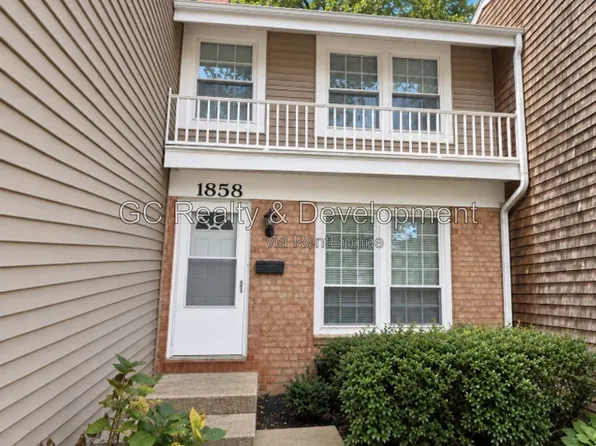 1858 Wellington Pl, Hoffman Estates, IL 60169