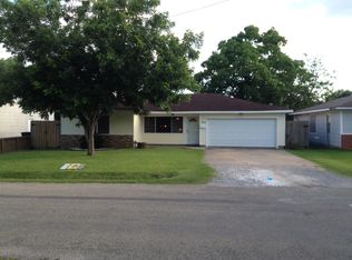 3201 Elm Ave, Groves, TX 77619