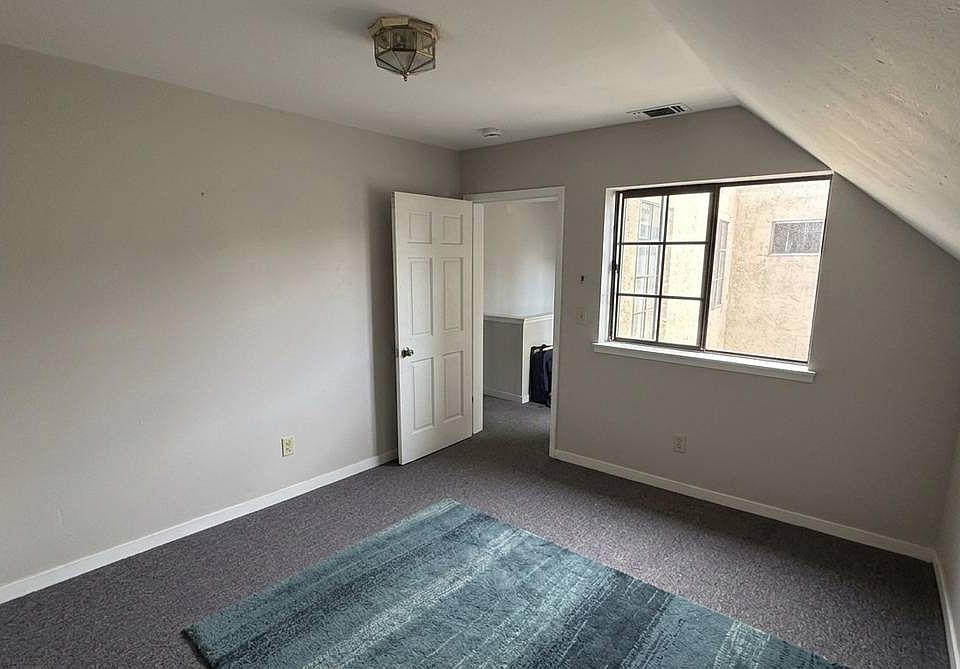 1st image of 1637 Carleton St