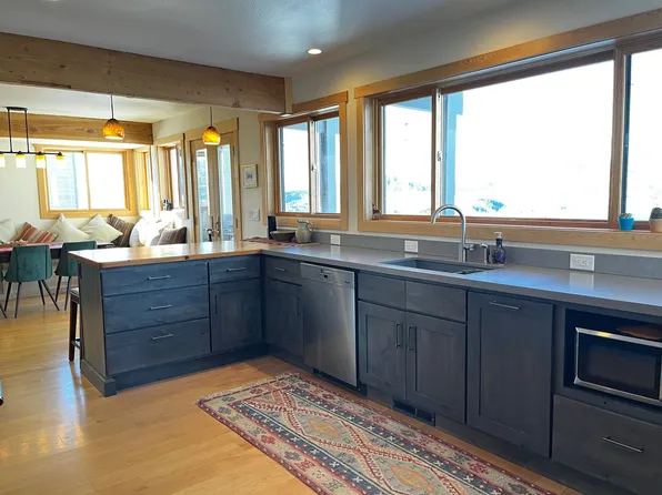 870 W Hillside Ct, Steamboat Springs, CO 80487