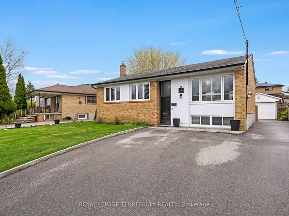 136 Strathburn Blvd, Toronto, ON M9M 2L1