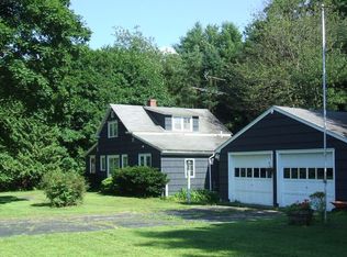 757 Post Rd, Hartland, VT 05701