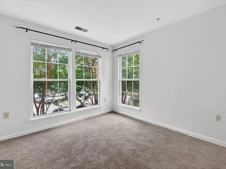 3109 River Bend Ct #D201 — Photo 11