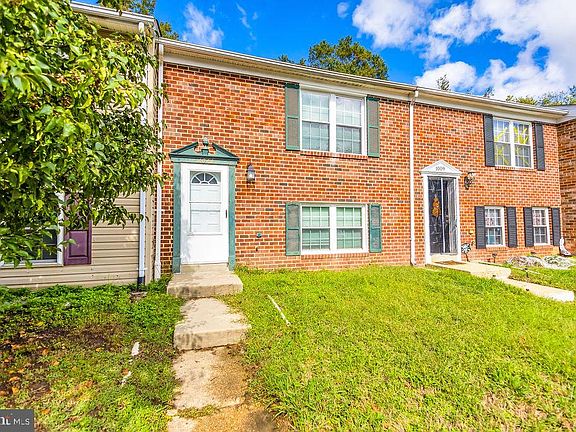 3rd image of 1011 Copperfield Ct