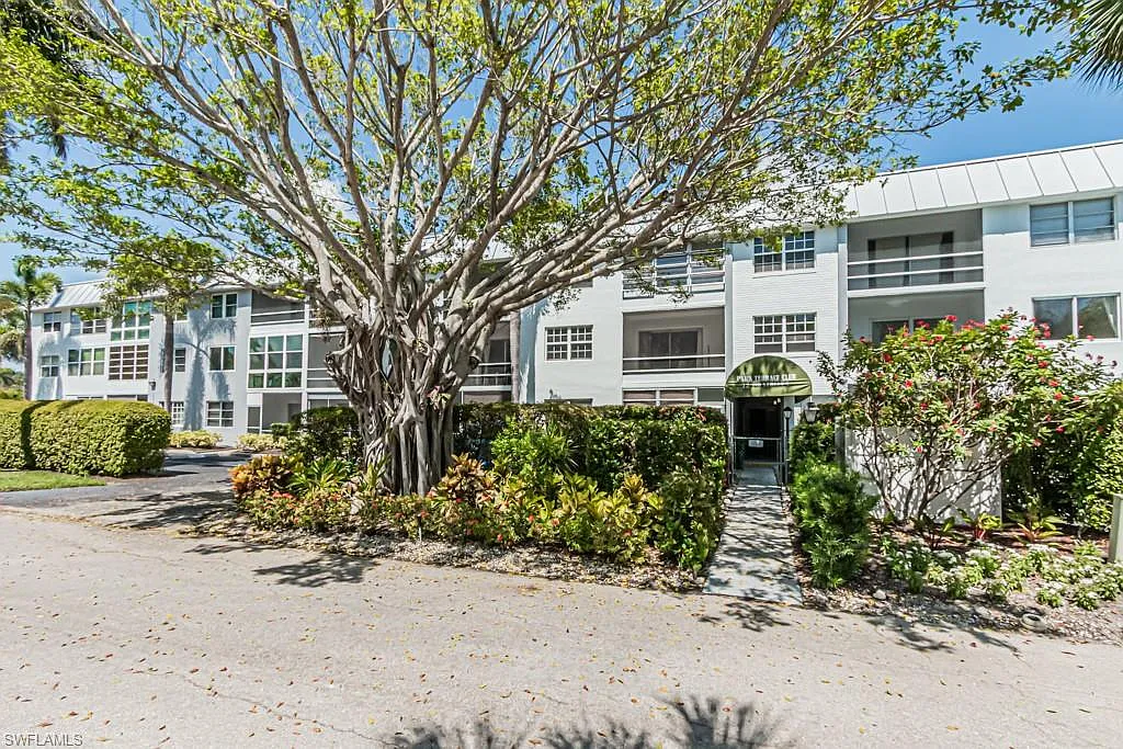 2 bed, 1.5 bath, 1000 sqft, $6,490 — Photo 1