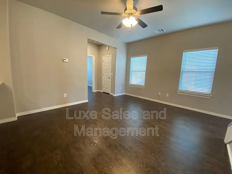 2133 Camino Del Plaza Ln — Photo 7
