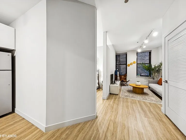 330 S. Wells St — Photo 14