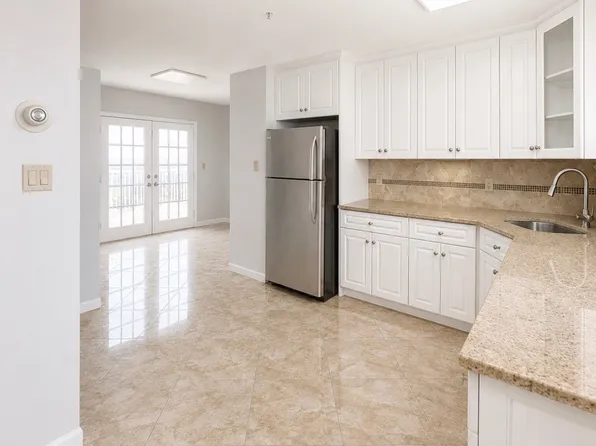 8802 Rockaway Beach Blvd APT 7A, Rockaway Beach, NY 11693