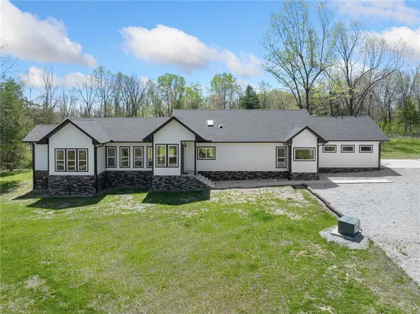 5751 Rock Springs Rd W, Harrison, AR 72601