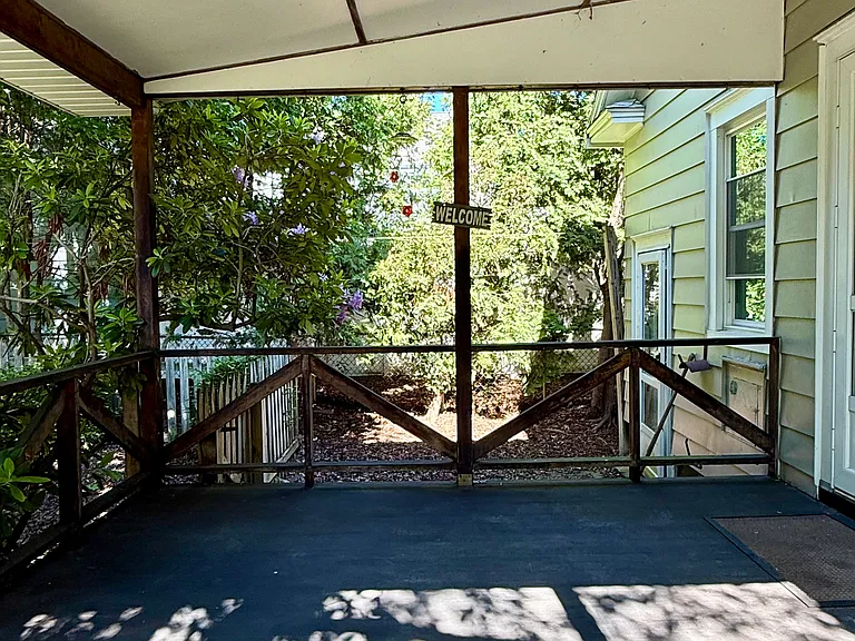232 Riverside Dr — Photo 8