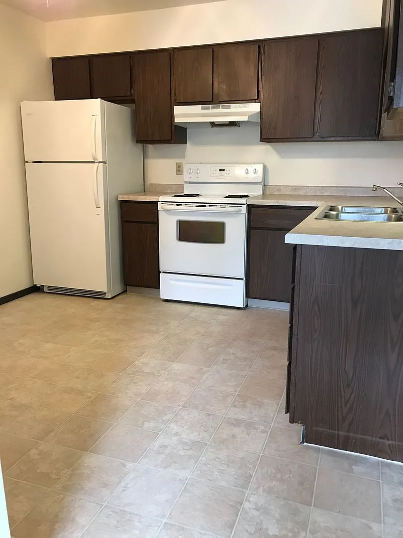 Building Photo - 1021 Imperial Cir