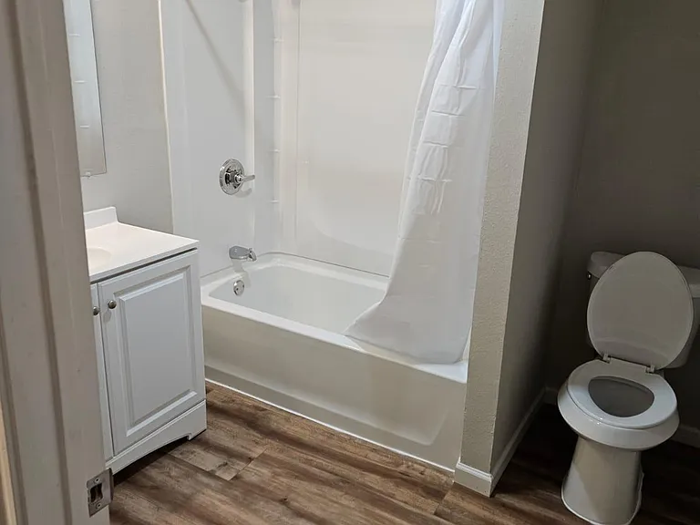 202 McElroy St — Photo 22