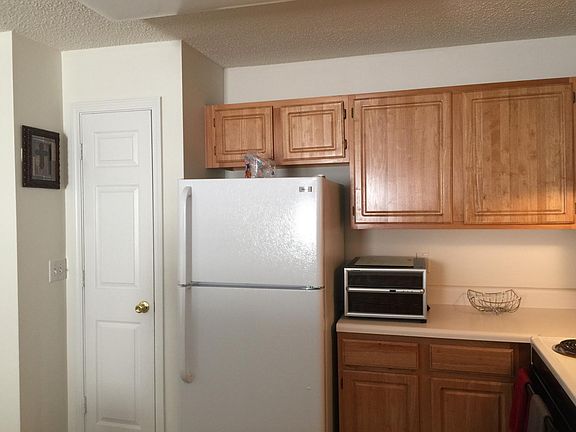 3rd image of 2091 Dutchman Dr