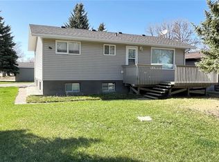 117 Herbert St, Maple Creek, SK S0N1N0
