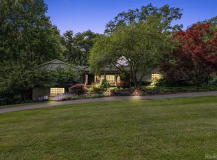 4396 Pine Tree Trl, Bloomfield Hills, MI 48302