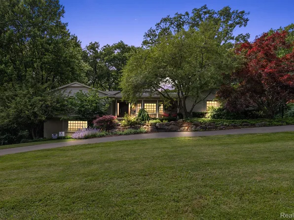 4396 Pine Tree Trl, Bloomfield Hills, MI 48302