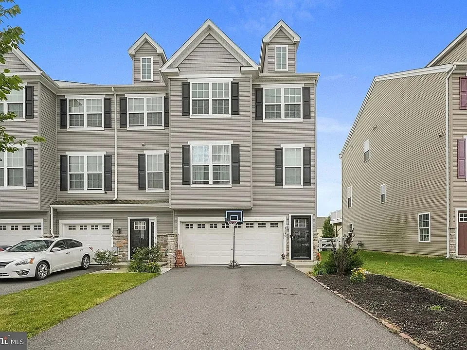 1340 Carrick Ct