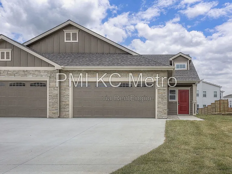 2709 Chasehire Dr — Photo 2
