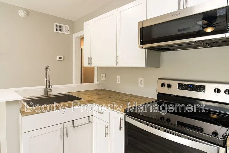 Building Photo - 903 Forest Dale Ln #A