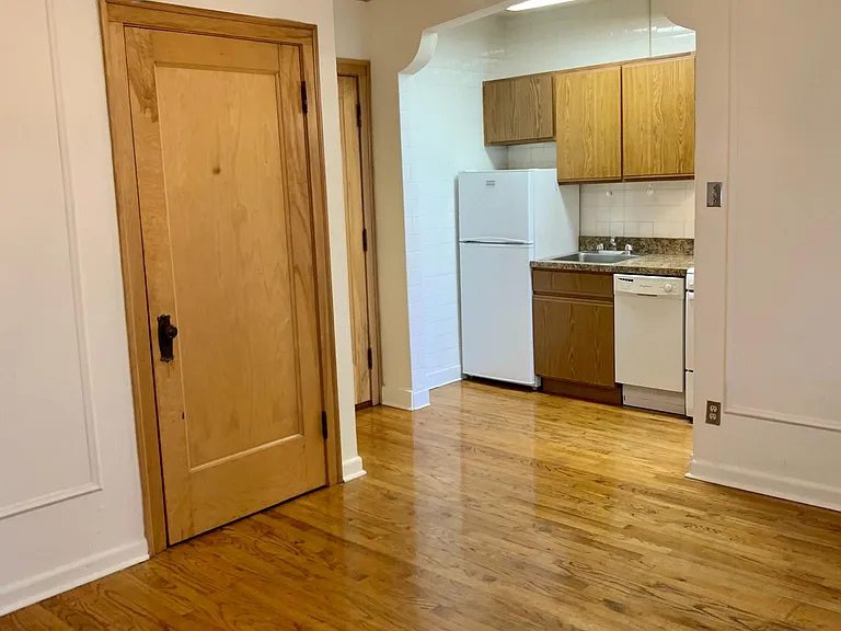 644 West Surf — Photo 21