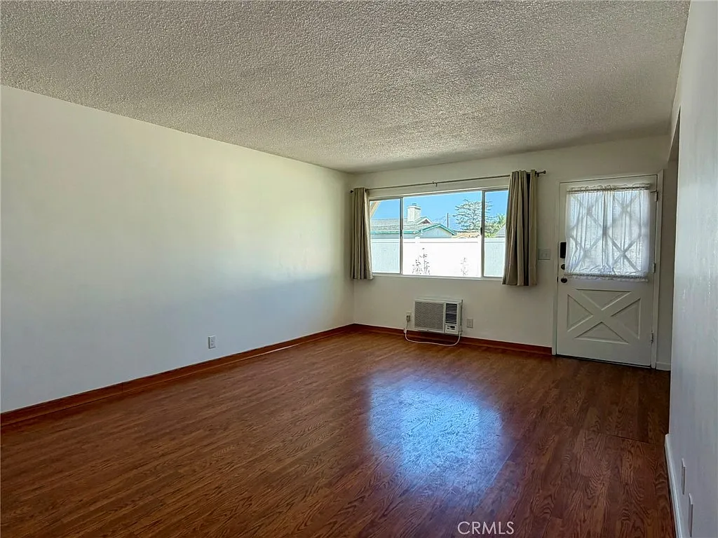 2 bed, 844 sqft, $2,595 — Photo 3