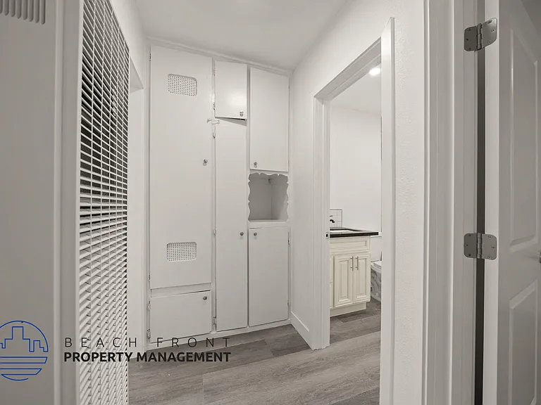 249-251 W Pomona Blvd — Photo 17