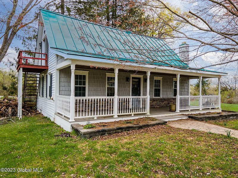 3rd image of 222 Maple Avenue