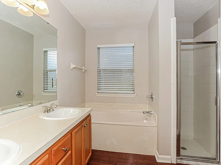 3382 Westfield Dr — Photo 14