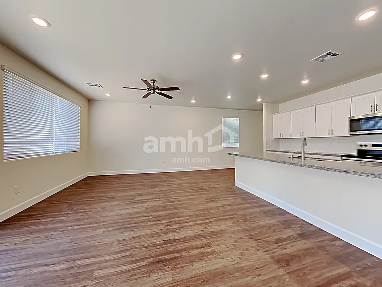 136 Charmante Tulip Ln — Photo 6