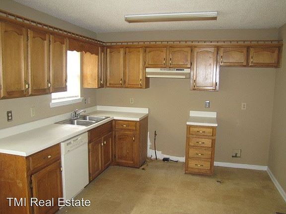 5th image of 1813 Pebble Lake Dr
