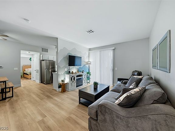 5th image of 231 W Horizon Ridge Pkwy APT 416