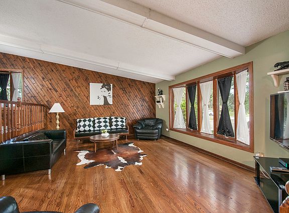 4th image of 15300 Orchard Ln