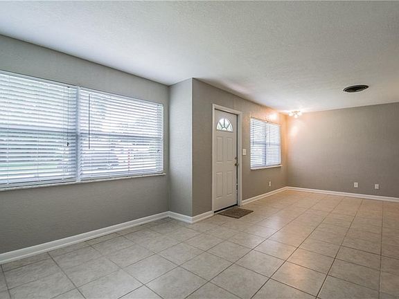 5th image of 4137 11th Ave N