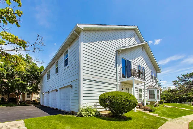 447 N Cambridge Dr