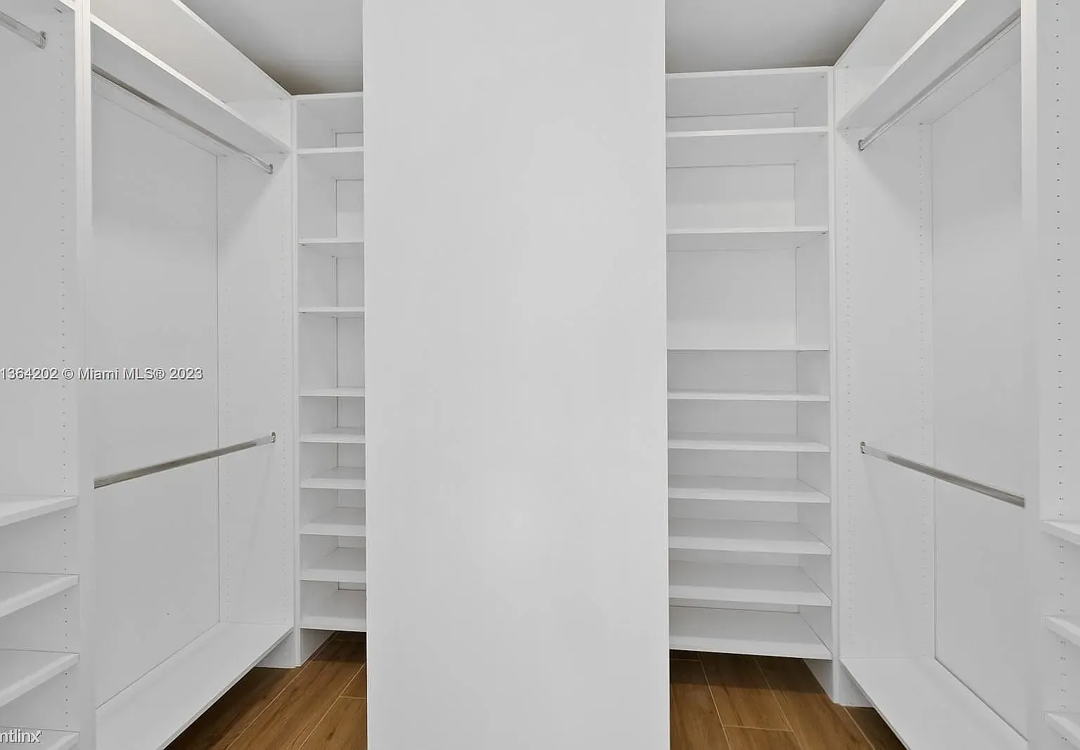 2 bed, 2.5 bath, 1800 sqft, $5,300 — Photo 1