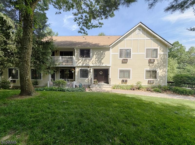 1st image of 22 Foxwood Dr APT D